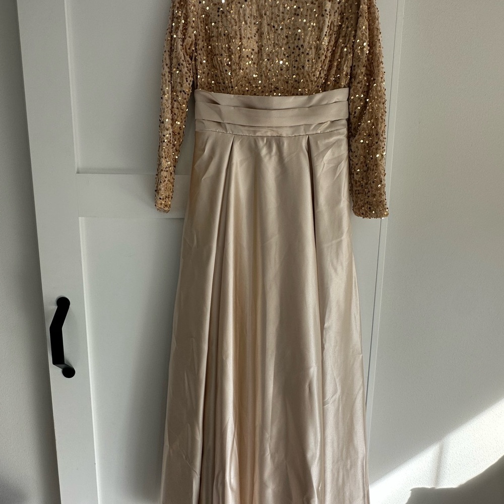 Elegant Gold Sequin Evening Gown